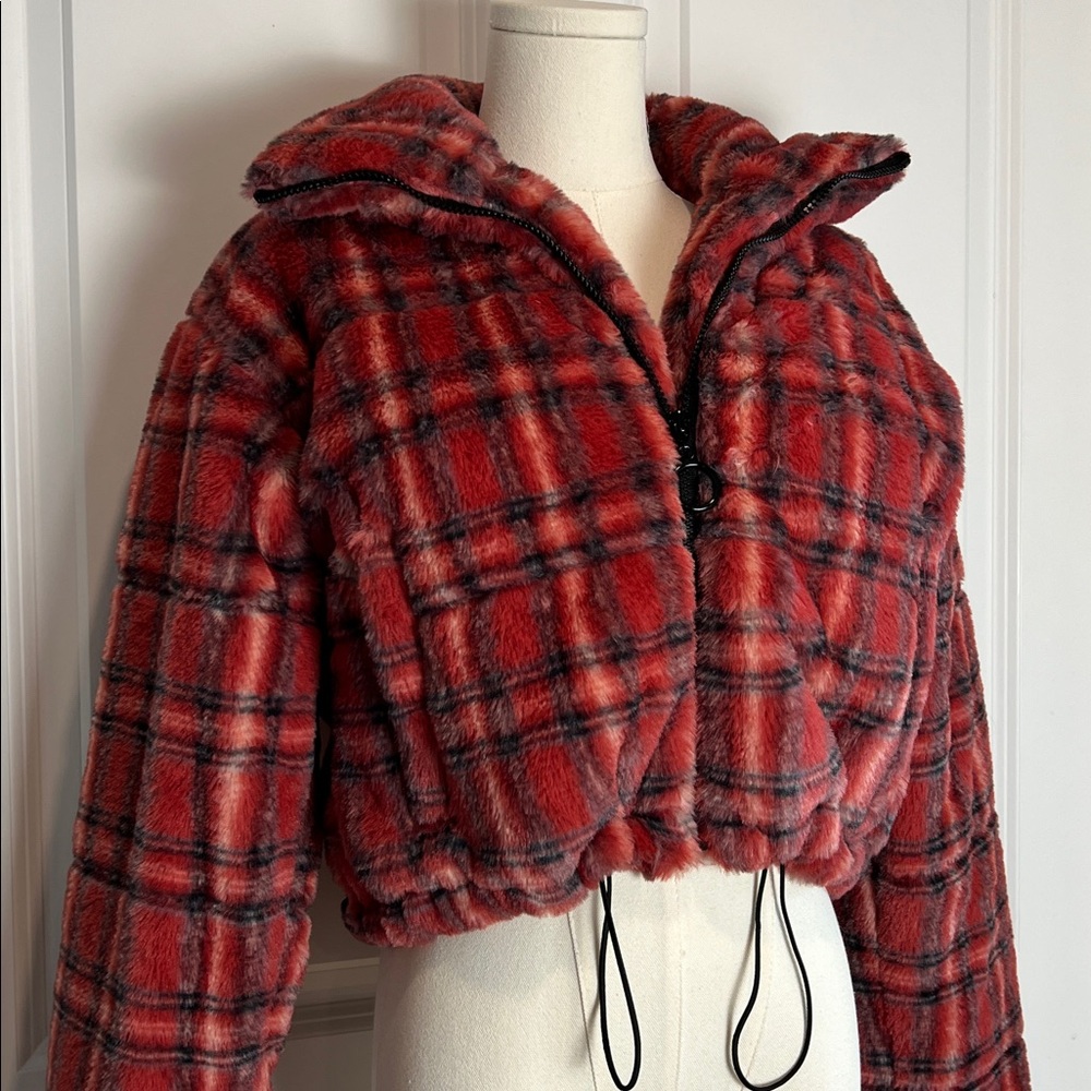Cozy Plaid Red Women's Faux Fur Jacket size Small - Picture 2 of 4